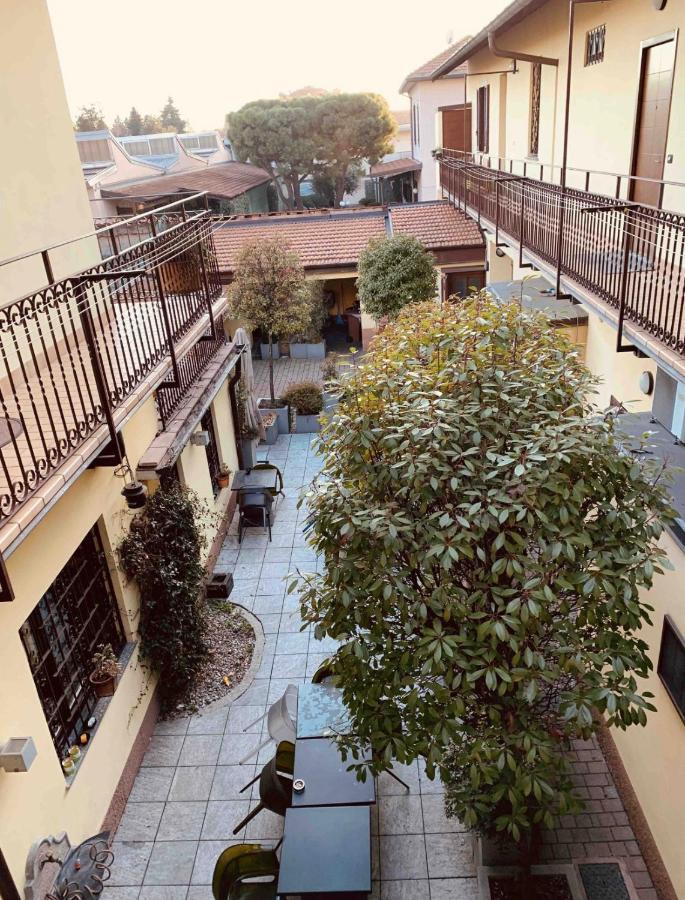 Maura'S B&B Gallarate Ngoại thất bức ảnh